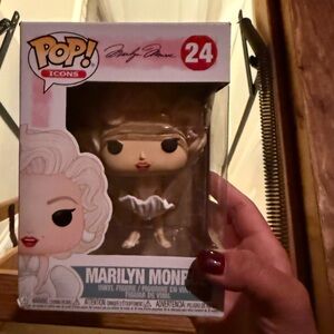 Marilyn Monroe Pop! Icons Vinyl Figure